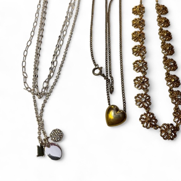Dainty Necklace Lot Mixed Metal Hearts Floral Layering Avon INC LC Jewelry - Picture 3 of 5